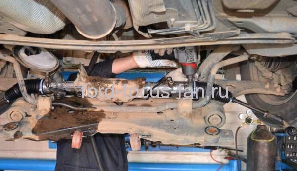 How- to remove- the petrol tank- Ford-Focus- 2